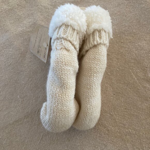 Faux Fur Booties & Muslin Blanket Set - Picture 12 of 14